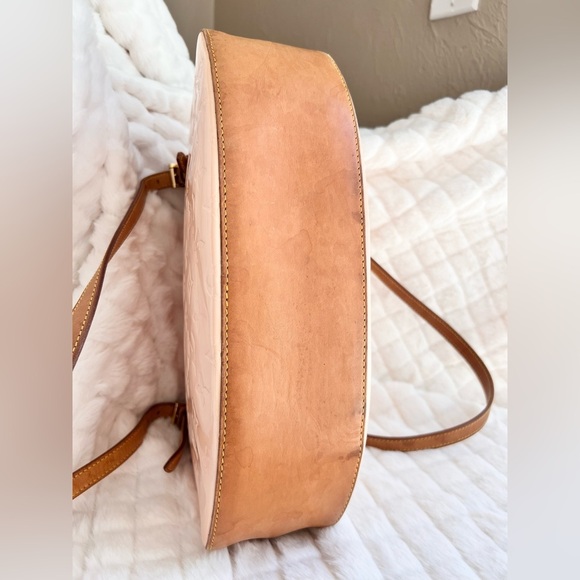 Authentic Louis Vuitton Vernis Biscayne Bay GM in excellent condition w/ addons - Picture 9 of 16